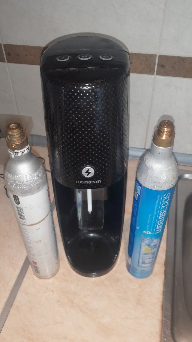 Sodastream full automat + 2 x butla na CO2 z zaworem 2 kierunkowym