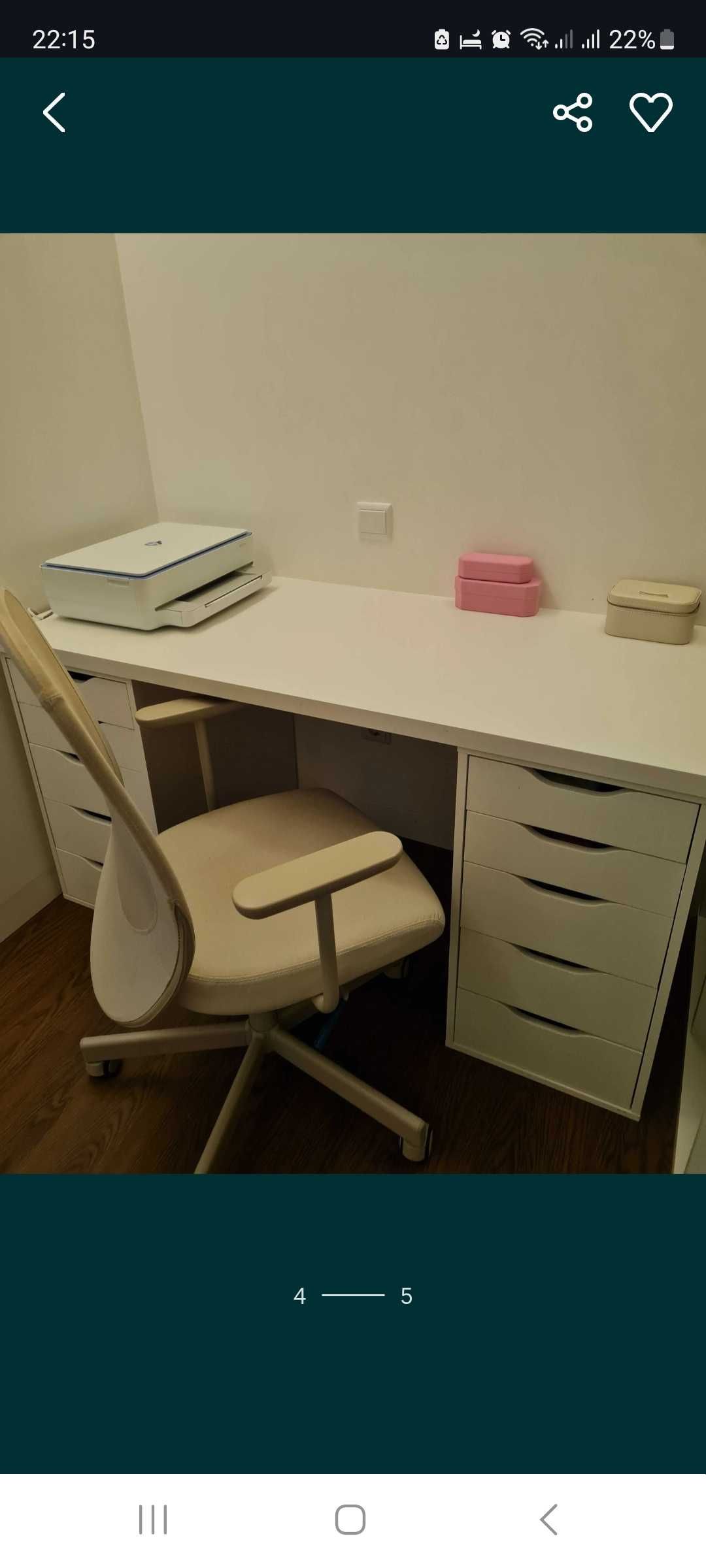 Vendo secretaria branca e cadeira como novas.