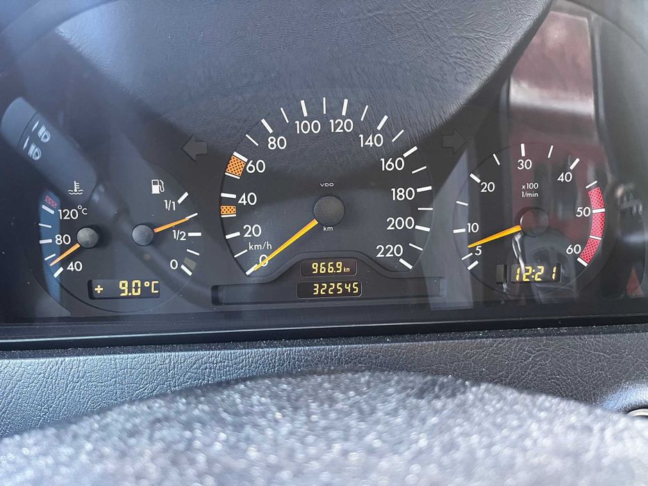 Mercedes benz W 202 Classic  C220 CDI  125 KM