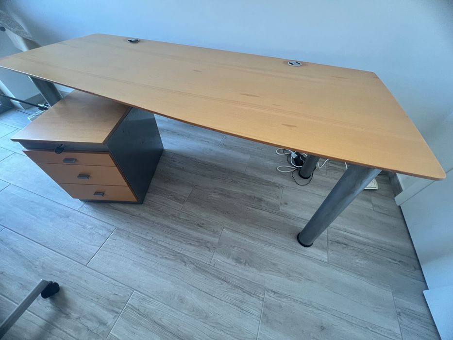 Secretária para 2 pessoas com móvel com 3 gavetas