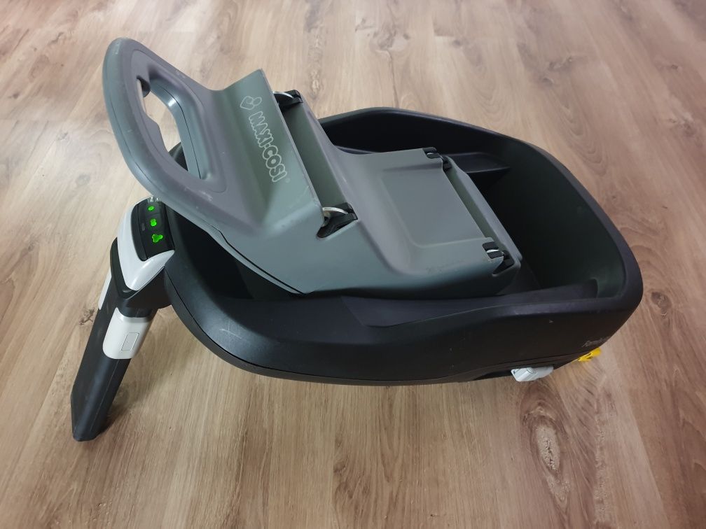 MaxiCosi FamilyFix baza z czujnikami - mocowanie w systemie isofix