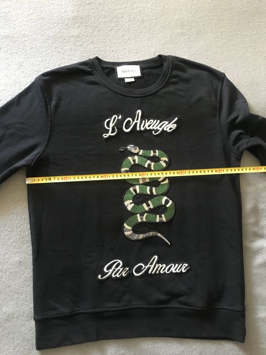 Свитер Gucci с изображением змеи