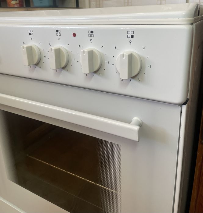 Fogão MEIRELES E 604 W.1 (Elétrico de Vitrocerâmica)