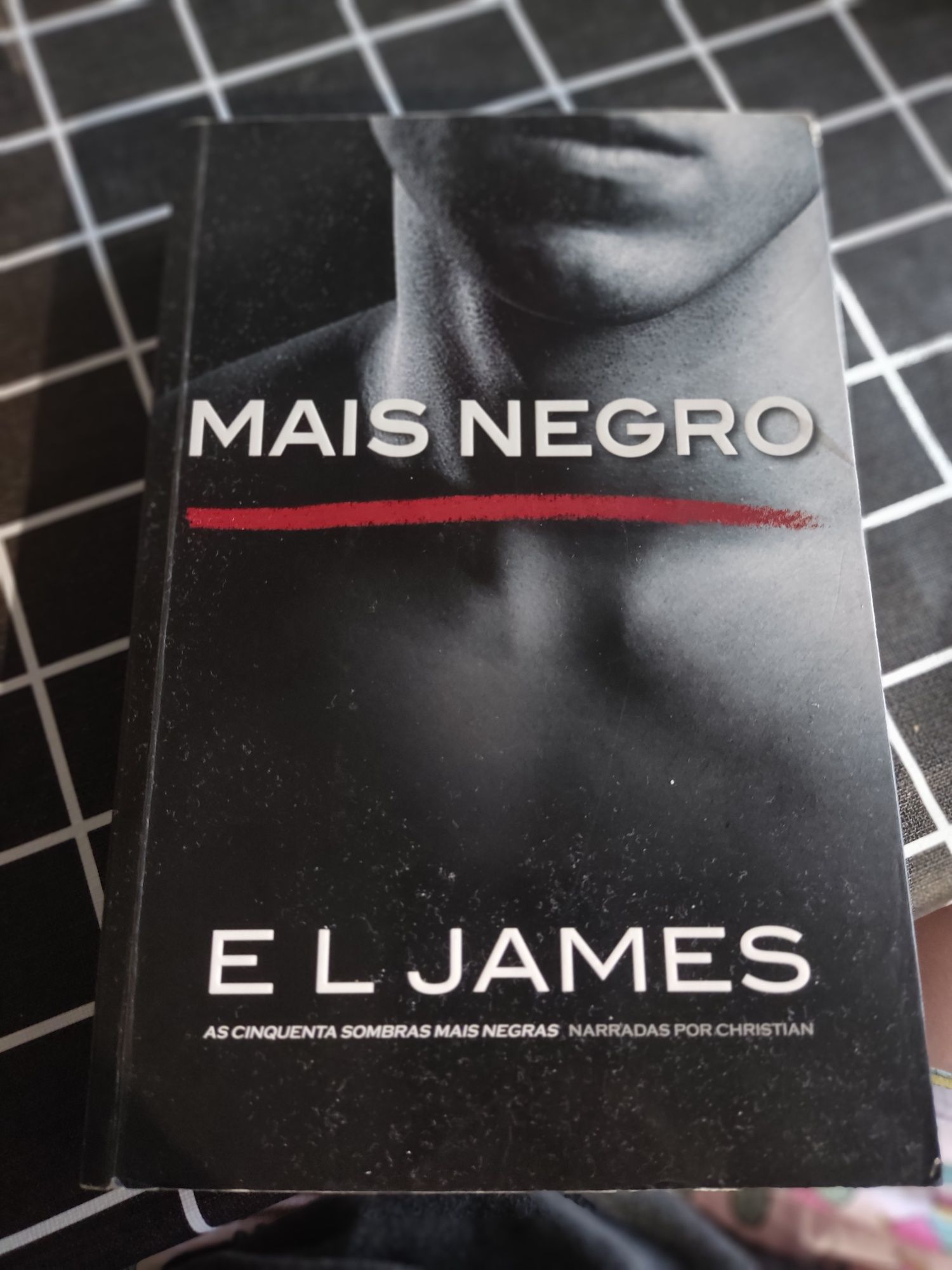 Mais negro - E. L. James