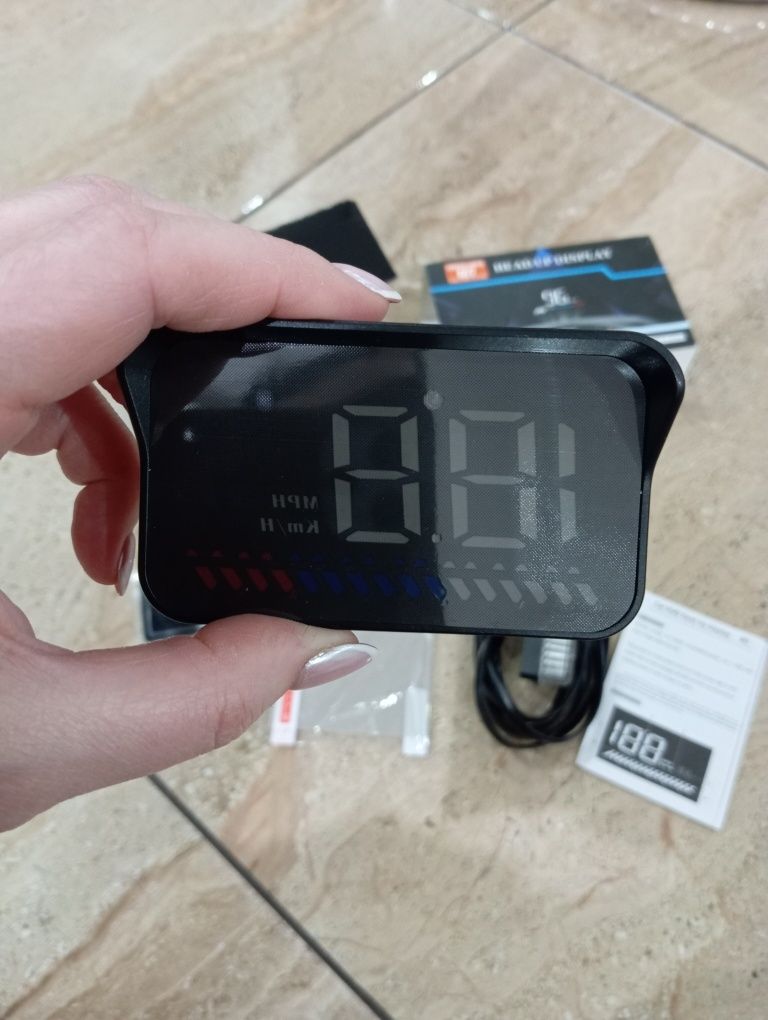 Wyświetlacz projektor LED LCD HUD USB M 7