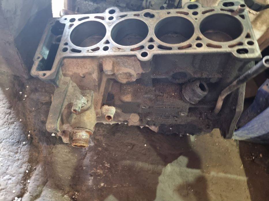 Блок двигателя Ford dohc 2.0 sierra scorpio