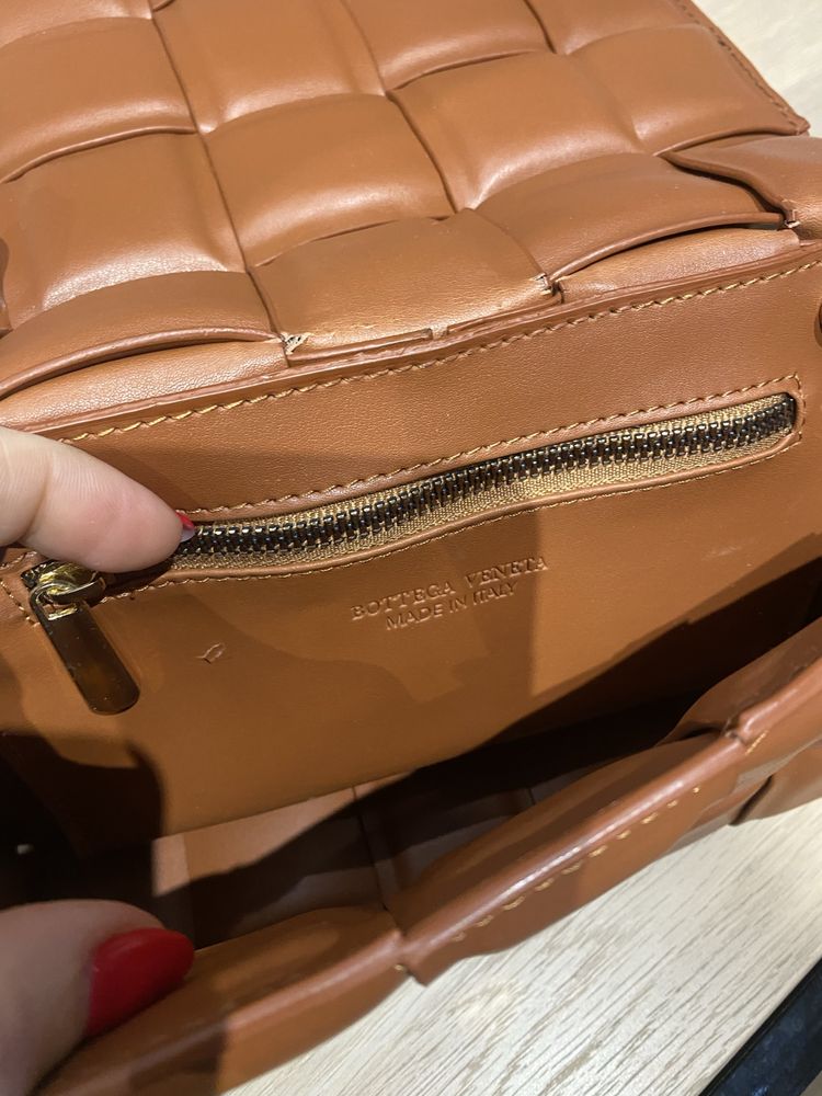 Torebka logowana napisem  Bottega