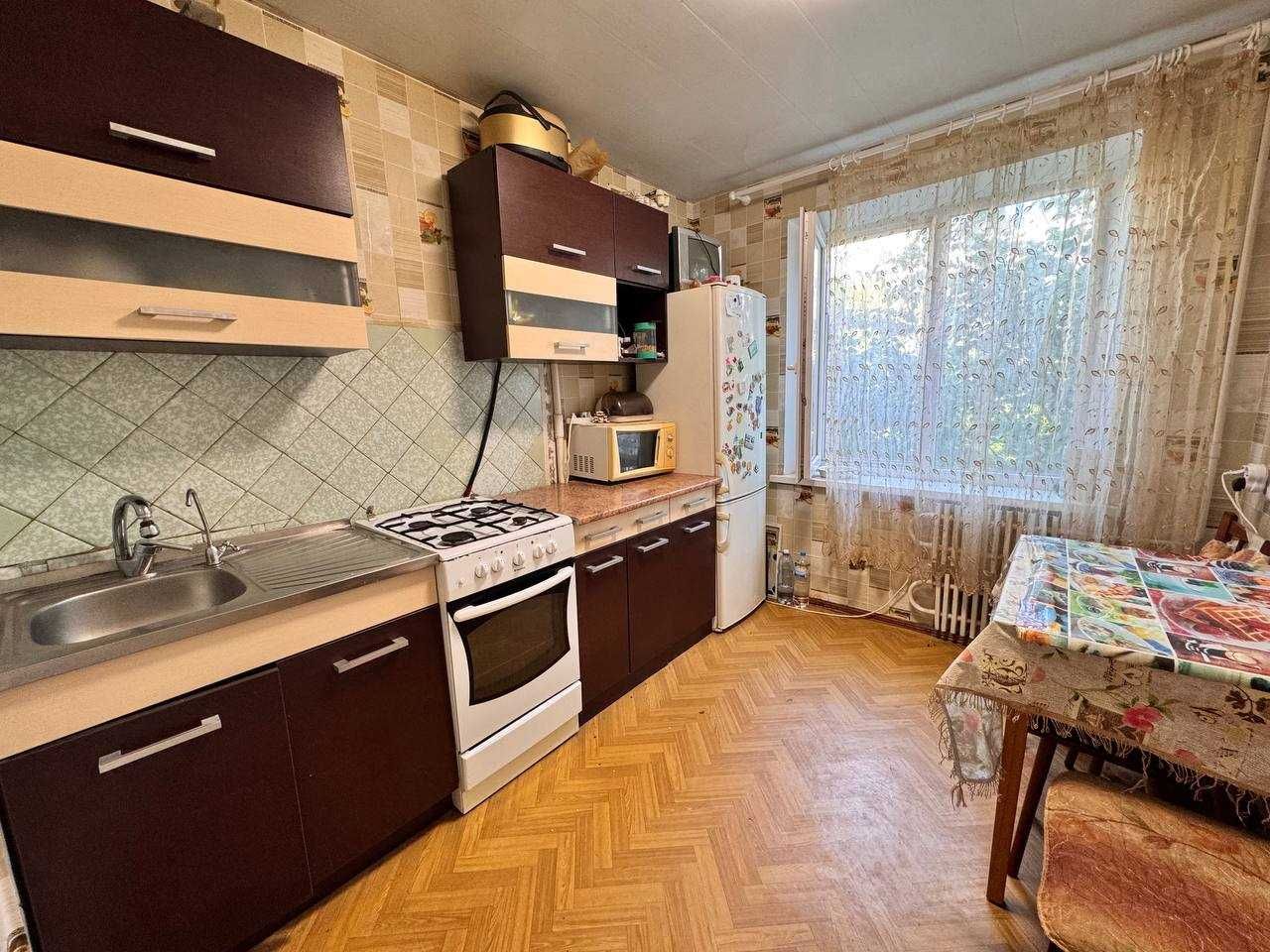Продам 2 чешку на Левобережный-3 пр. Мира