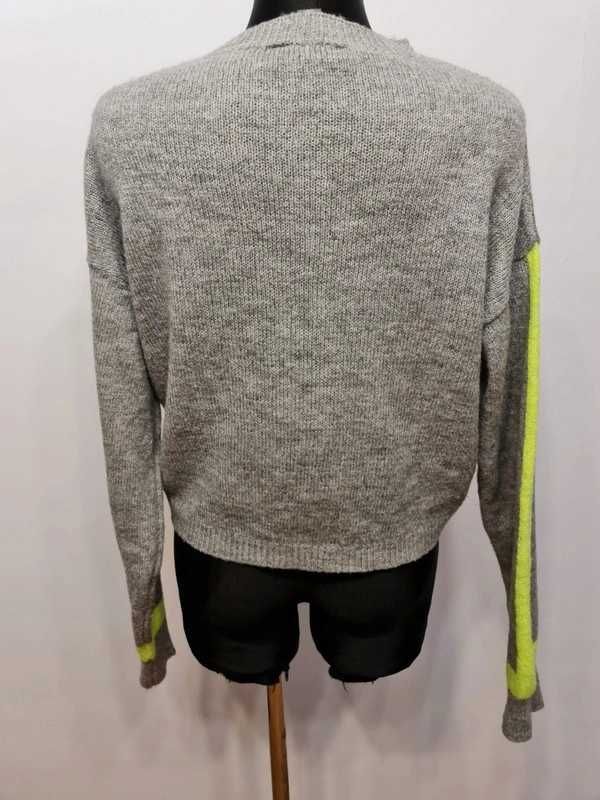 1204 Krótki Sweter Primark rozmiar 42/44