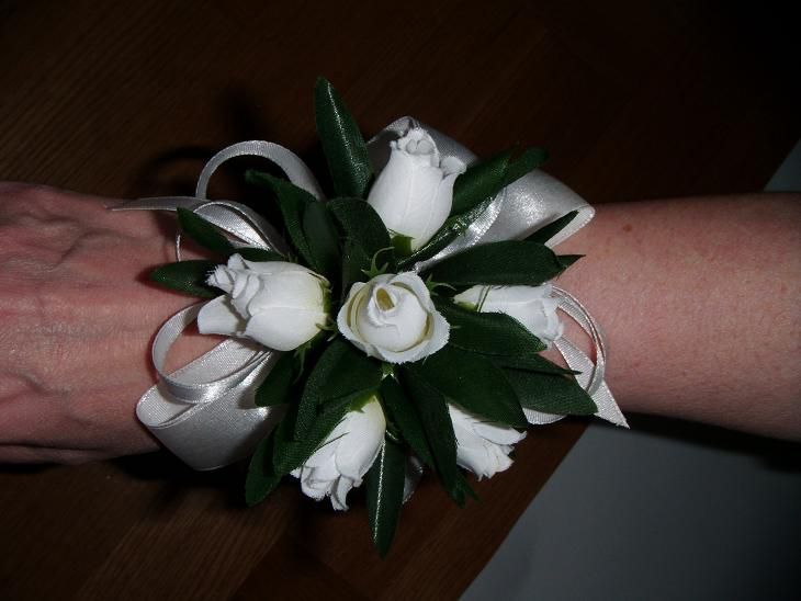 Sukienka komunijna z koronką richelieu + dodatki