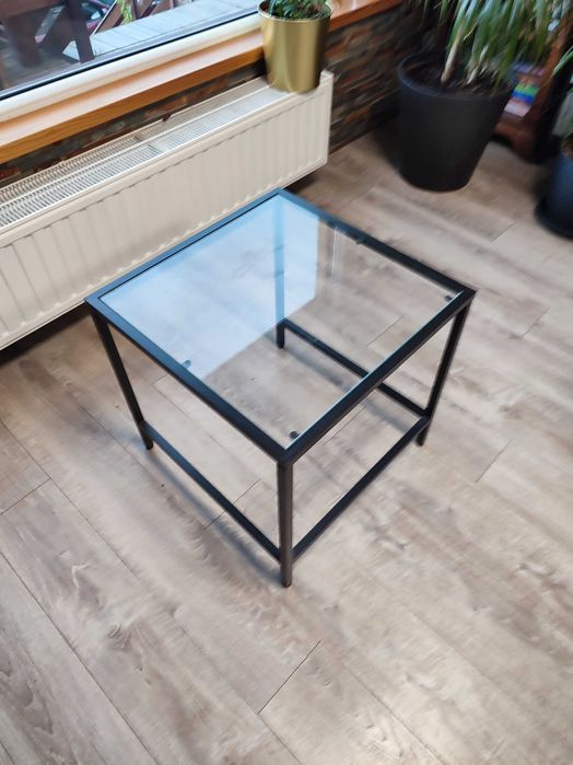 Stolik IKEA VITTSJÖ – czarnobrąz / szkło, 50x50 cm