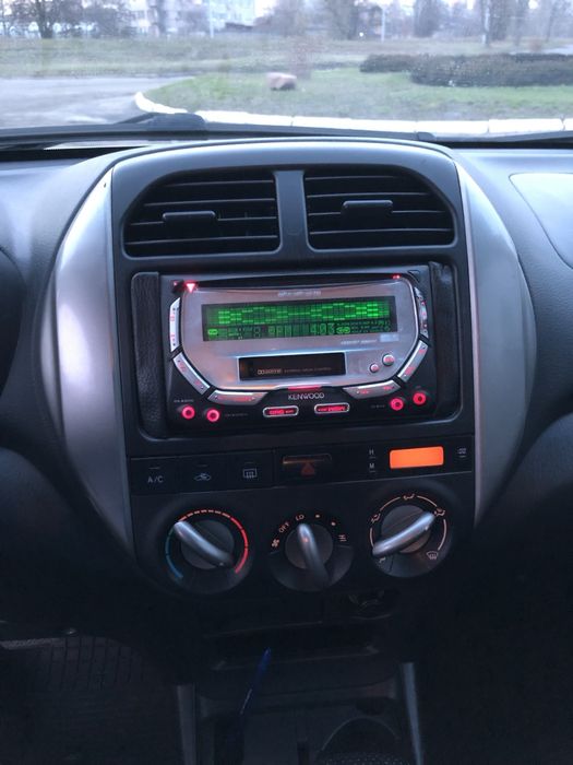 Продам Toyota RAV 4