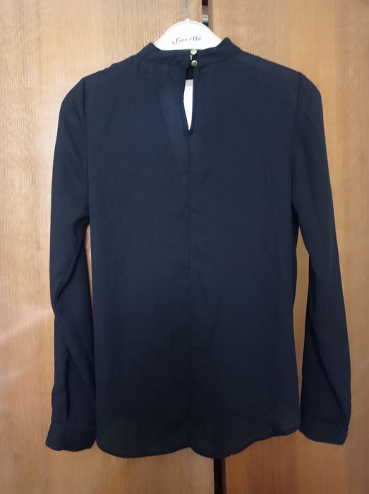 Блузка жіноча чорна