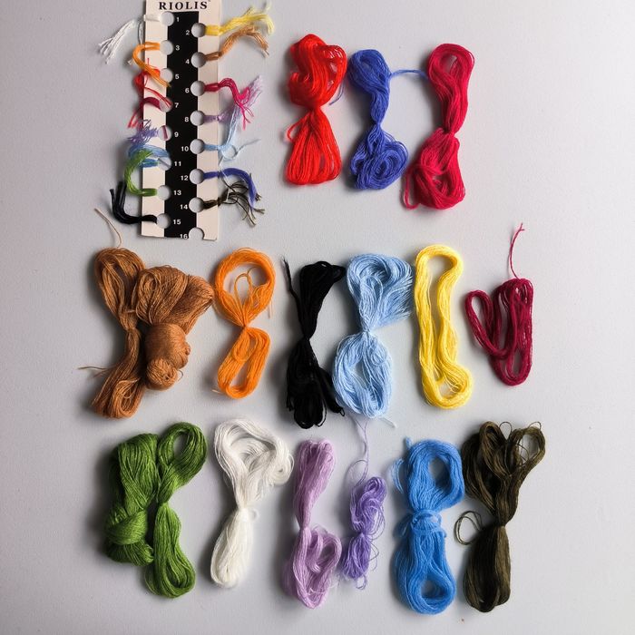 Залишки Набору для вишивання подушки Riolis 065 Ромашки і маки