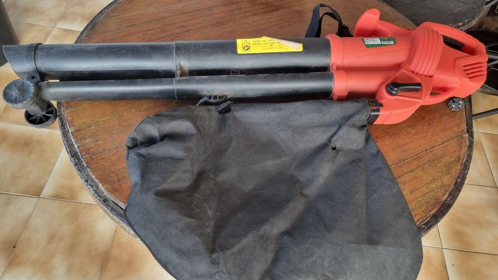 Aspirador de Folhas para Jardim - Elétrico e com Rodas