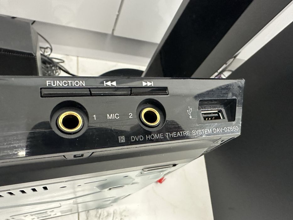 Домашній кінотеатр SONY DAV-DZ650 — 5.1, 1000W, повний комплект
