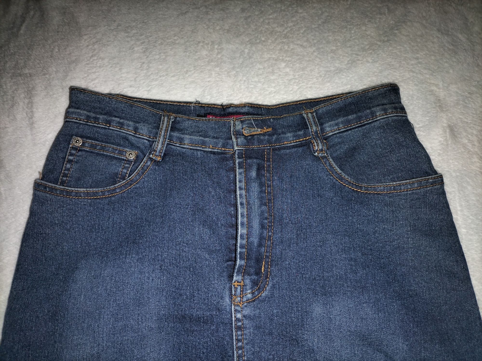 Saia azul escura da marca Malinuo Jeans