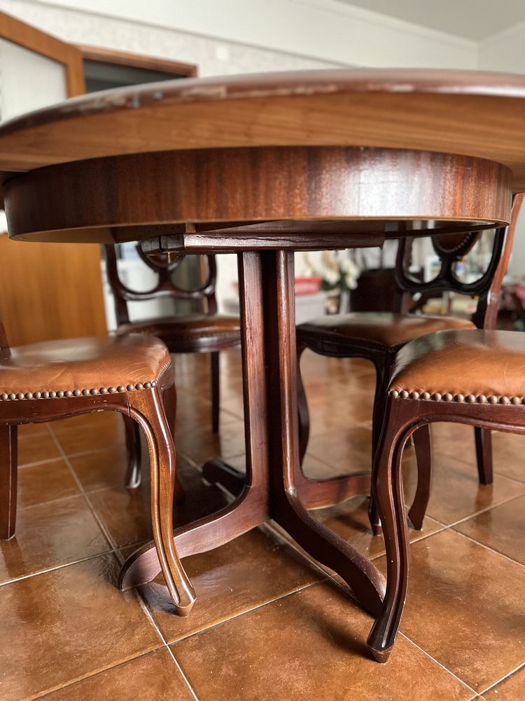 Mesa de Jantar Redonda + 5 Cadeiras