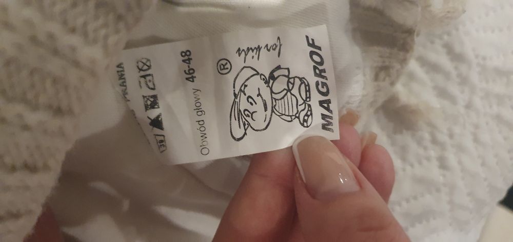 Zimowa beżowa czapka niemowlęca