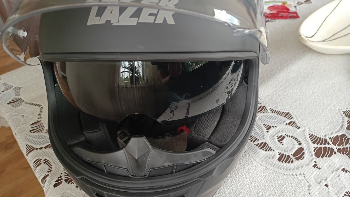 Sprzedam kask motocyklowy LAZER Z-LINE