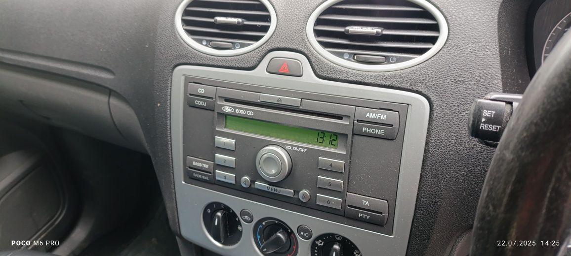 Ford Focus 2005 Anglik  Benzyna Klima Alu Dobry Stan