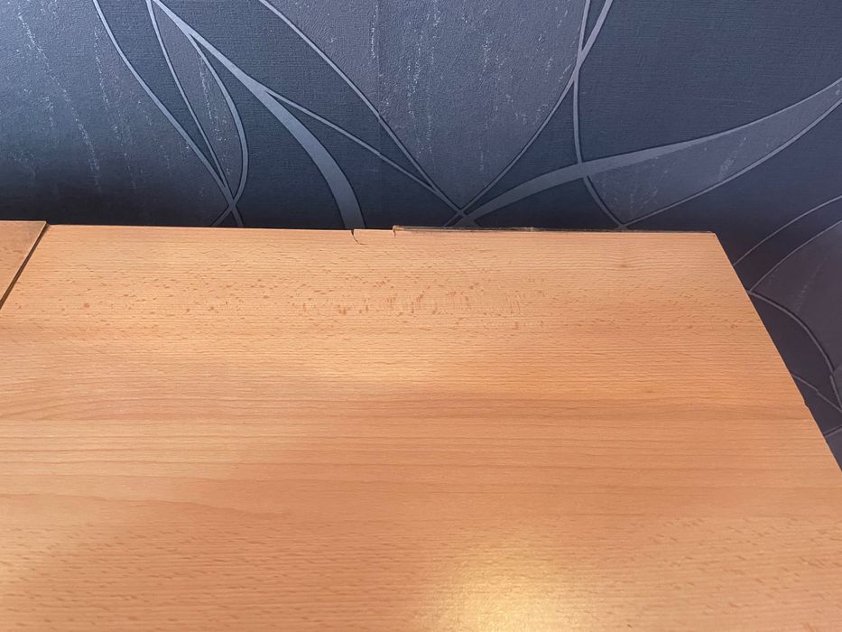 Zestaw mebli w kolorze sosna ( 2 komody, regał )