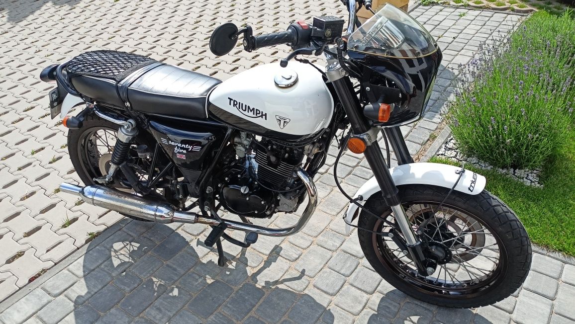 Mash 125 seventy five jak Triumph Bonneville