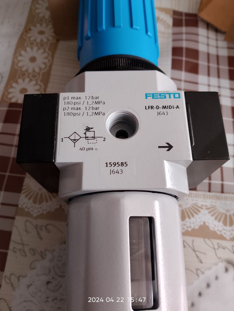 Фільтир регулятор тиску Festo LFR-1/2-D-Midi-A