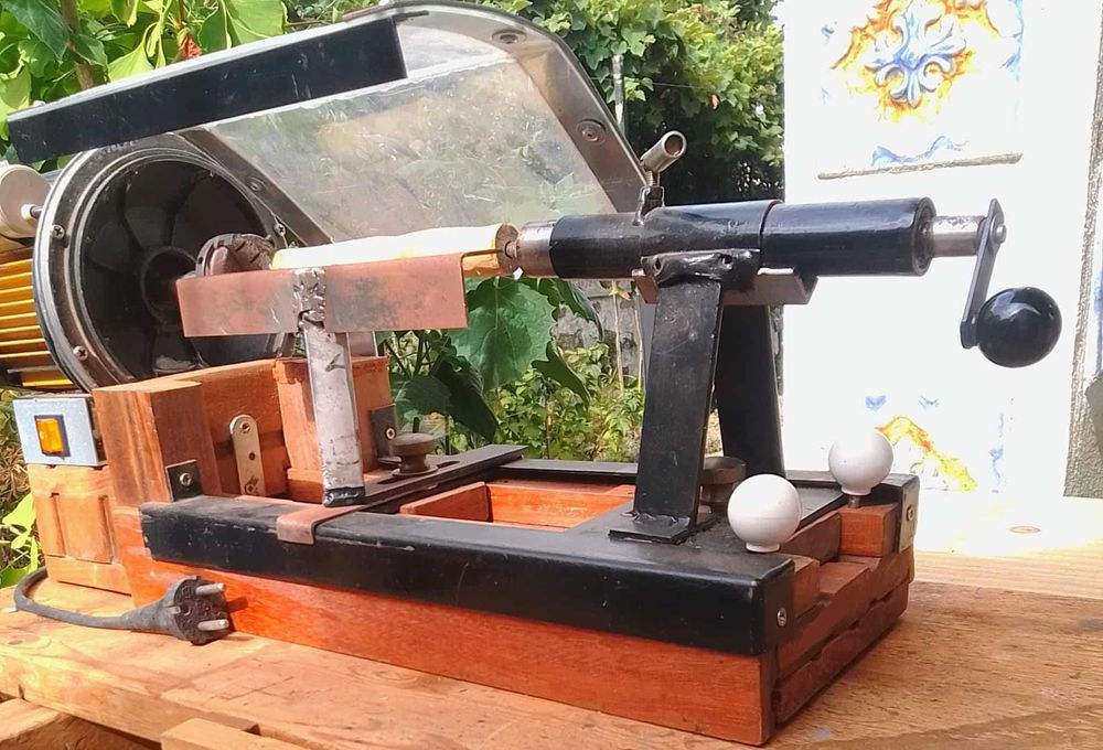 Mini torno para tornear madeira