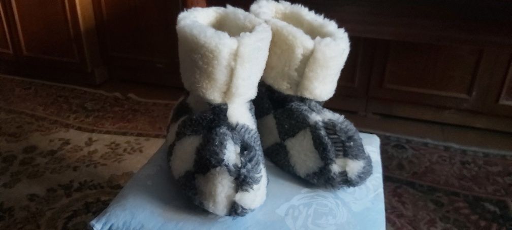 Уги меховые для дома