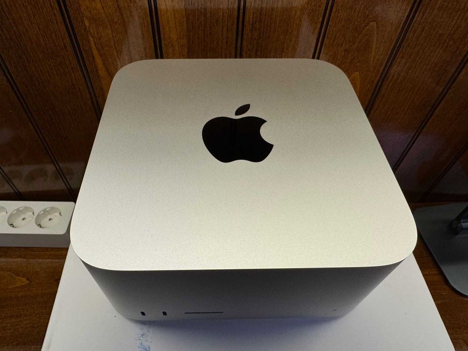 Mac Studio M2 Max 12CPU/30GPU/32GB RAM/512GB SSD (MQH73)