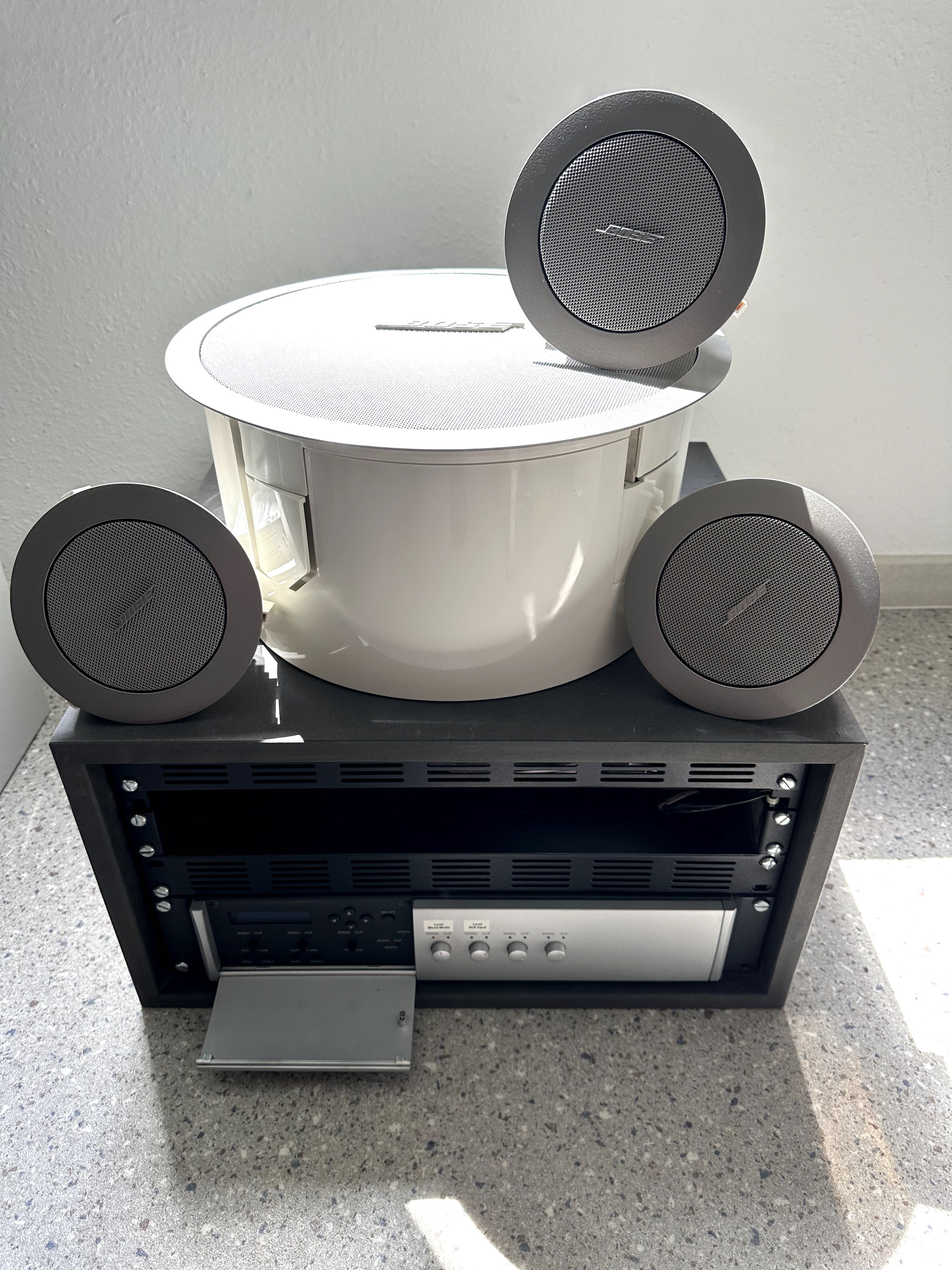 Zestaw głośników Bose FreeSpace 3 3.1 + wzmacniacz DXA 2120