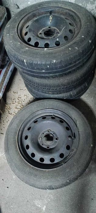 Conjunto Pneus, Jantes e Tampões de roda Citroen - 165/70 R14