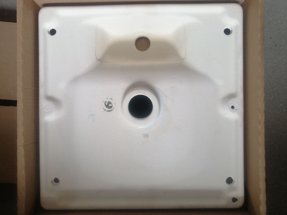 Nowa umywalka excellent rima 40x40