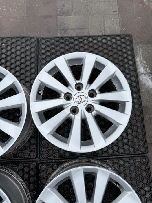 Диски оригінальні toyota Camry 40 55 70 avensis Corolla rav4 5 114 r16