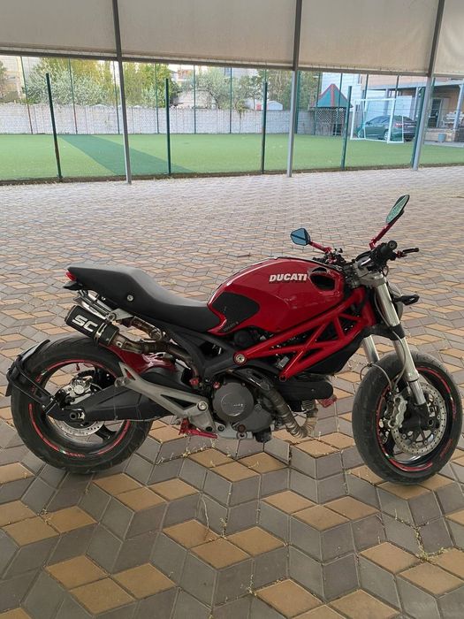 Продаю надёжный и стильный мотоцикл Ducati Monster 696, 2010 года