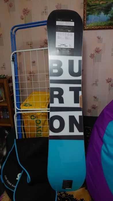 Продаю новый сноуборд Burton Social 142 и три доски б\у (на фото)