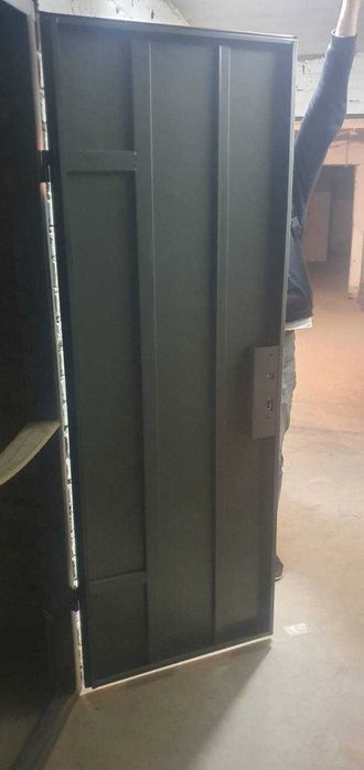 Продам металеві двері для бізнесу