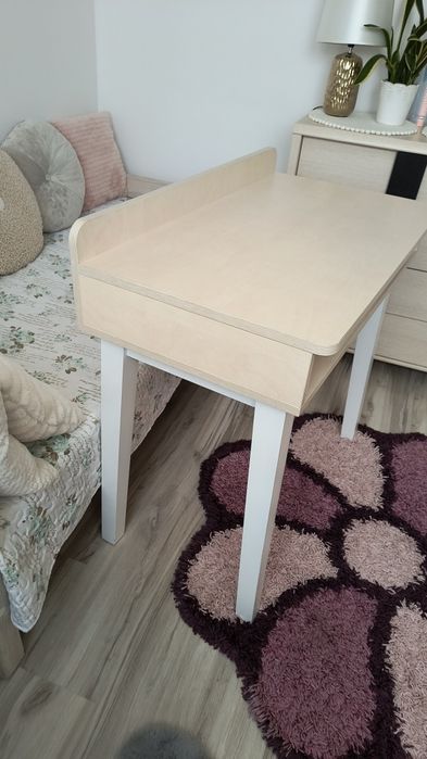 Sprzedam biurko z półką – komplet