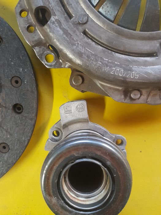 Продам щеплення на Опель Комбо 1.6