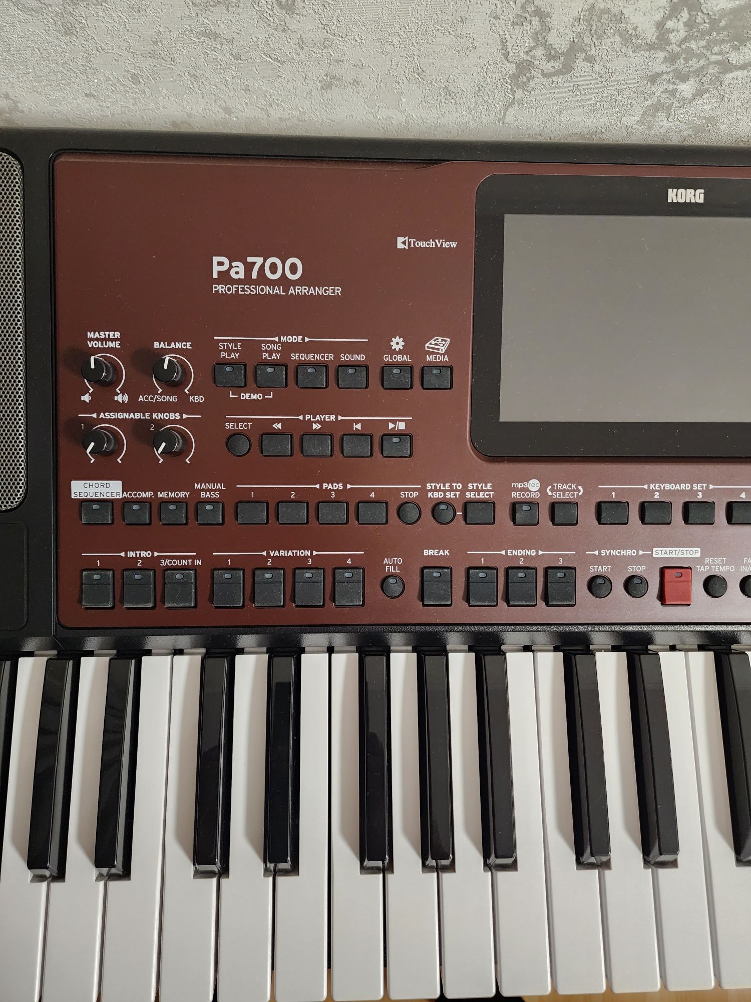 Синтезатор Korg pa 700