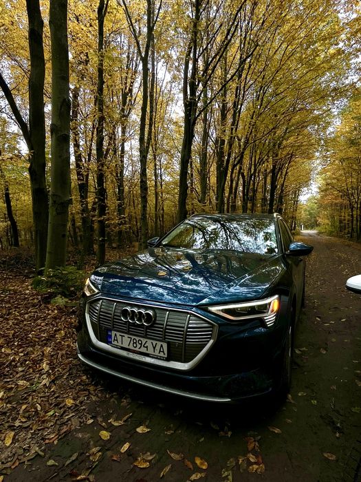 Audi e-tron 55 quattro prestige 2019 року