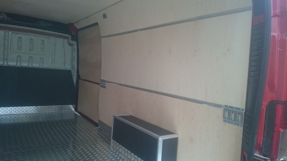 Fiat Ducato L4H3 Zabudowa podłoga i boki obicie auta