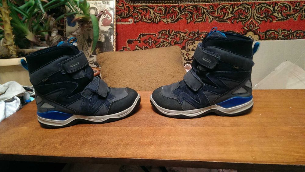 Зимние ботинки ECCO с мембраной Gore-Tex. 37р. 23см. стелька- хорошее