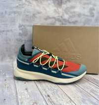 Трекінгові кросівки Adidas Terrex Voyager 21.