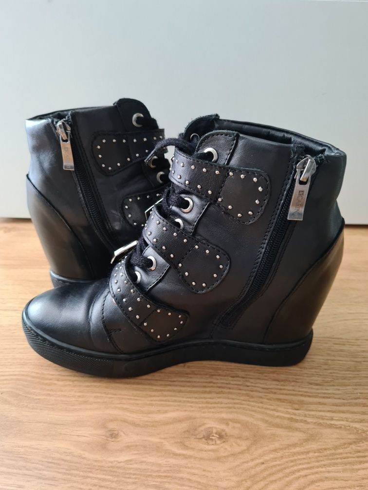 Buty na koturnie, botki Carinii by Maja Sablewska