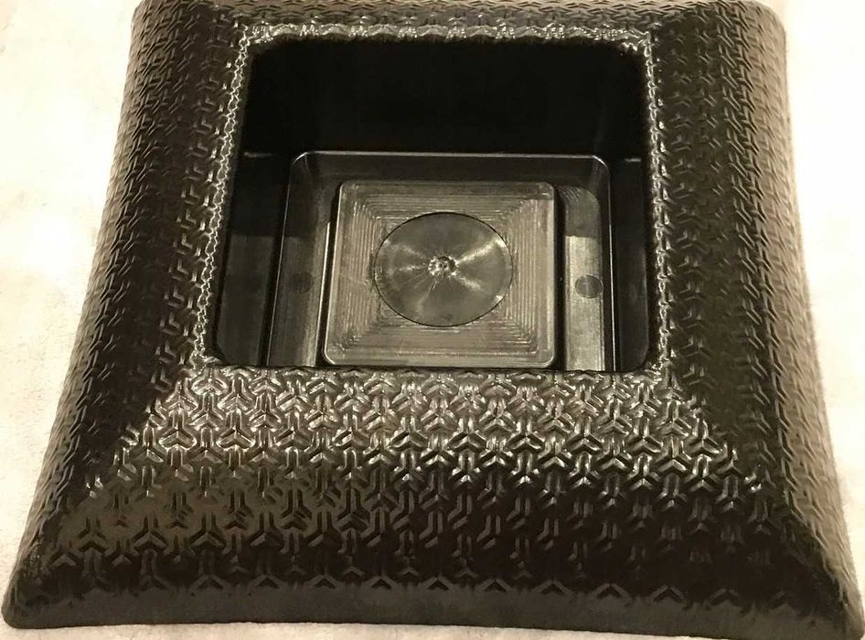 osłonka doniczka do kompozycji kwiat/stroika ok 31,5x31,5x7cm czarna