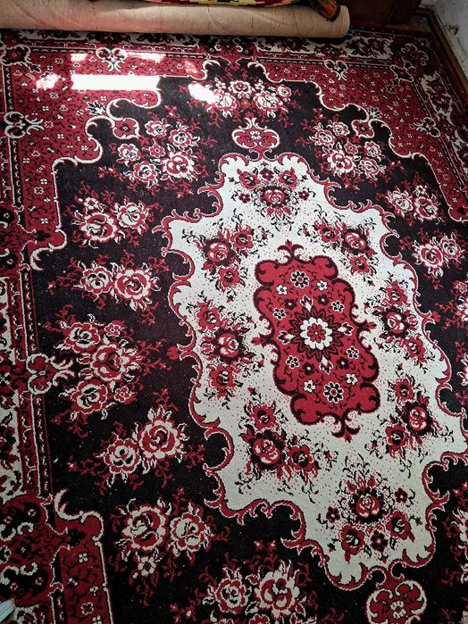 Килим Боснія та Герцеговина шерстяний натуральний та інше