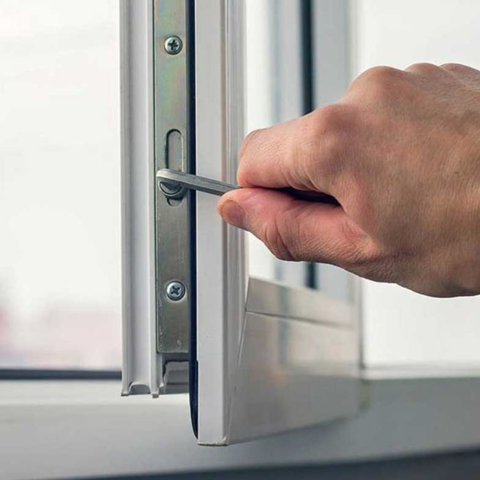 Naprawa i serwis okien, drzwi i rolet