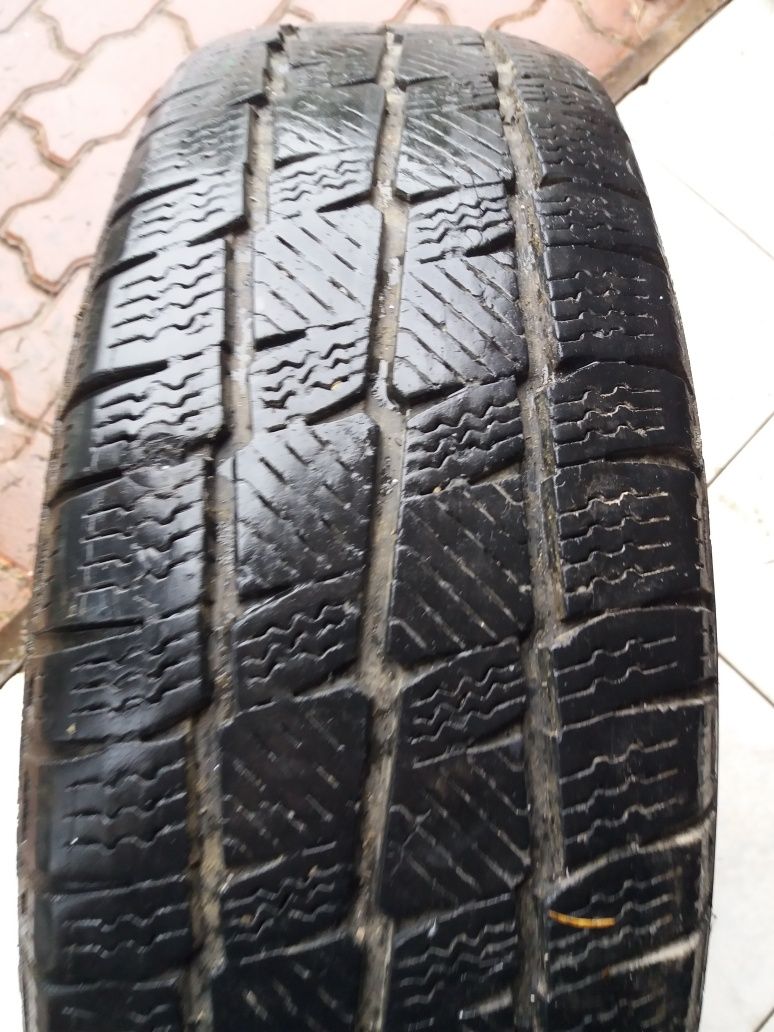 Opona zimowa 195/70r15C TORQUE 2017R